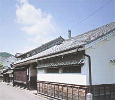 東棟(店舗部)外観