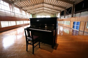 下八川圭祐寄贈ピアノ