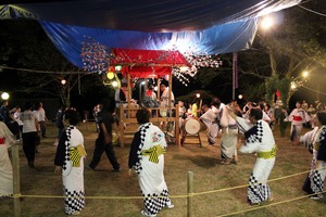 瑞応の盆踊りの様子