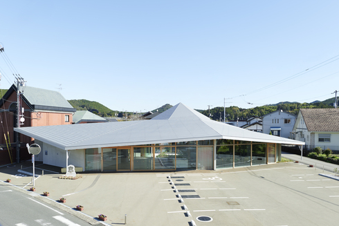佐川町立図書館外観